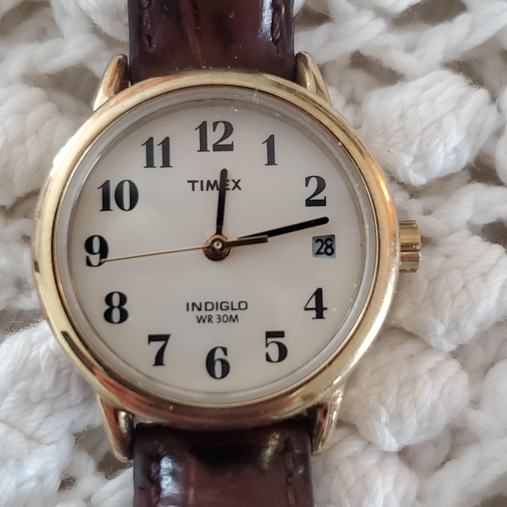 Timex Indiglo WR 30M Womens Watch Brown Leather‎ Band Gold Tone Date Quartz
